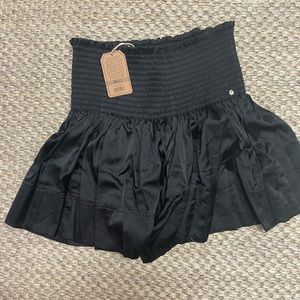 Natural life skirt size small